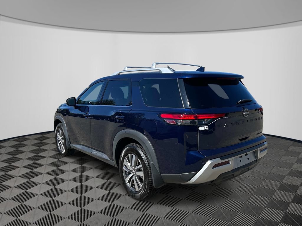 Used 2022 Nissan Pathfinder SL AWD/4WD image 3