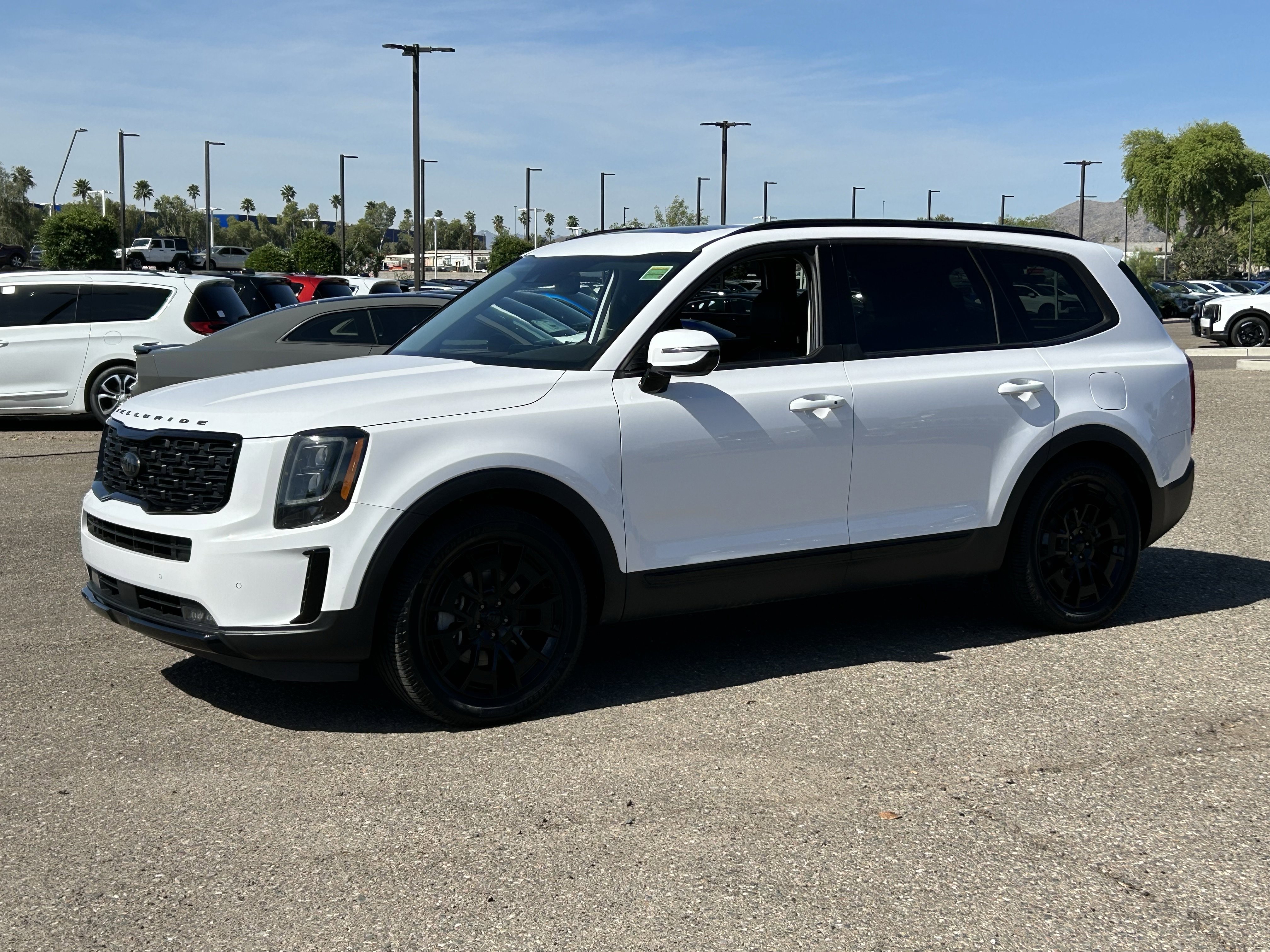 Used 2021 Kia Telluride SX w/ Nightfall Edition Package image 2