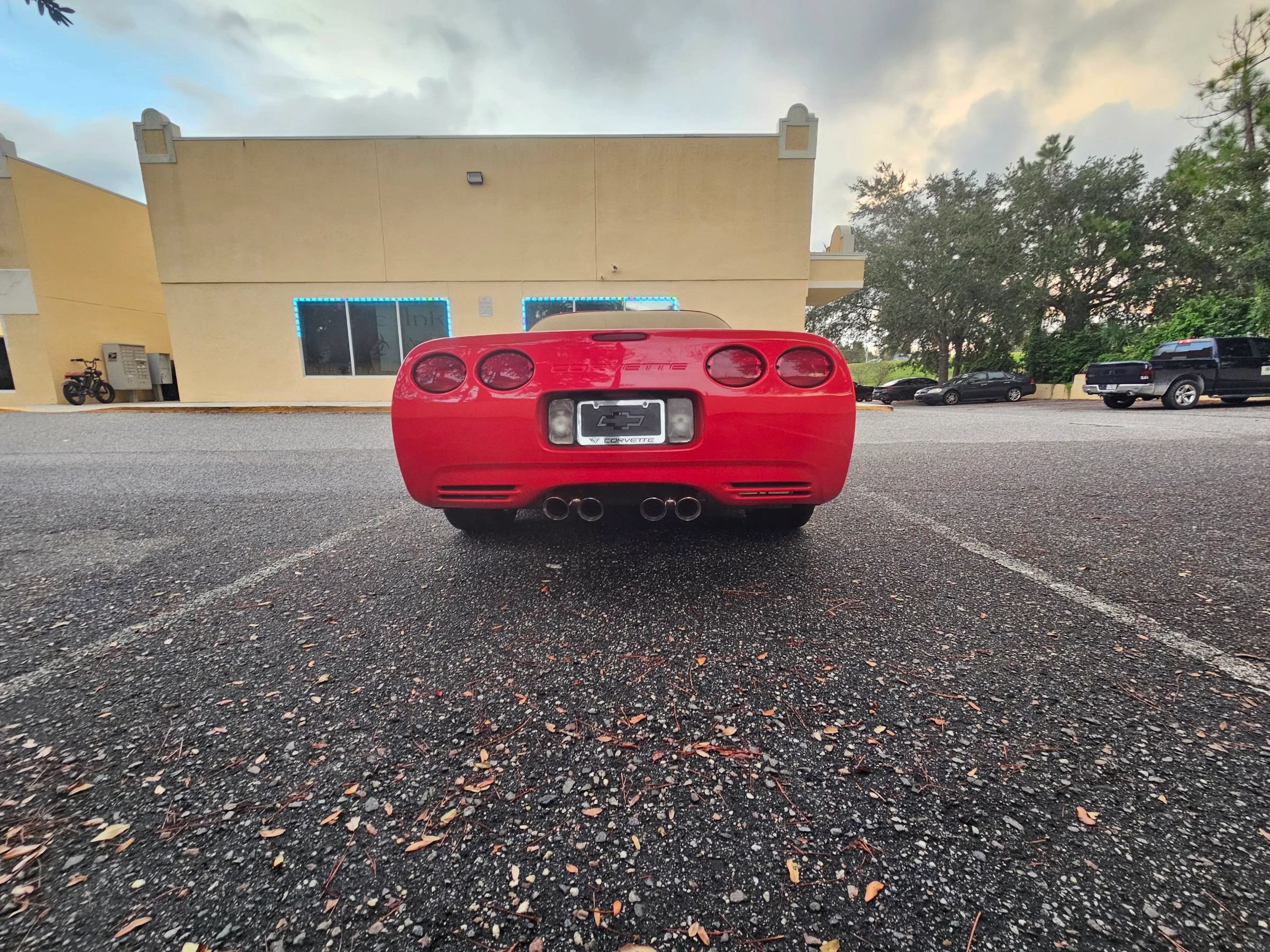 Used 2002 Chevrolet Corvette Coupe w/ Preferred Equipment Group2 RWD image 10