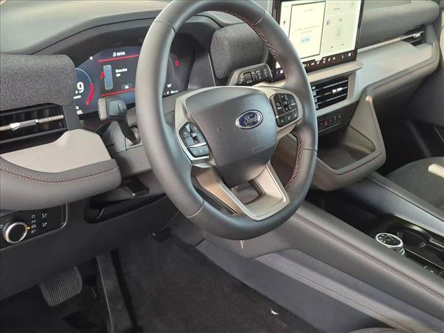 New 2026 Ford Explorer Active RWD image 3