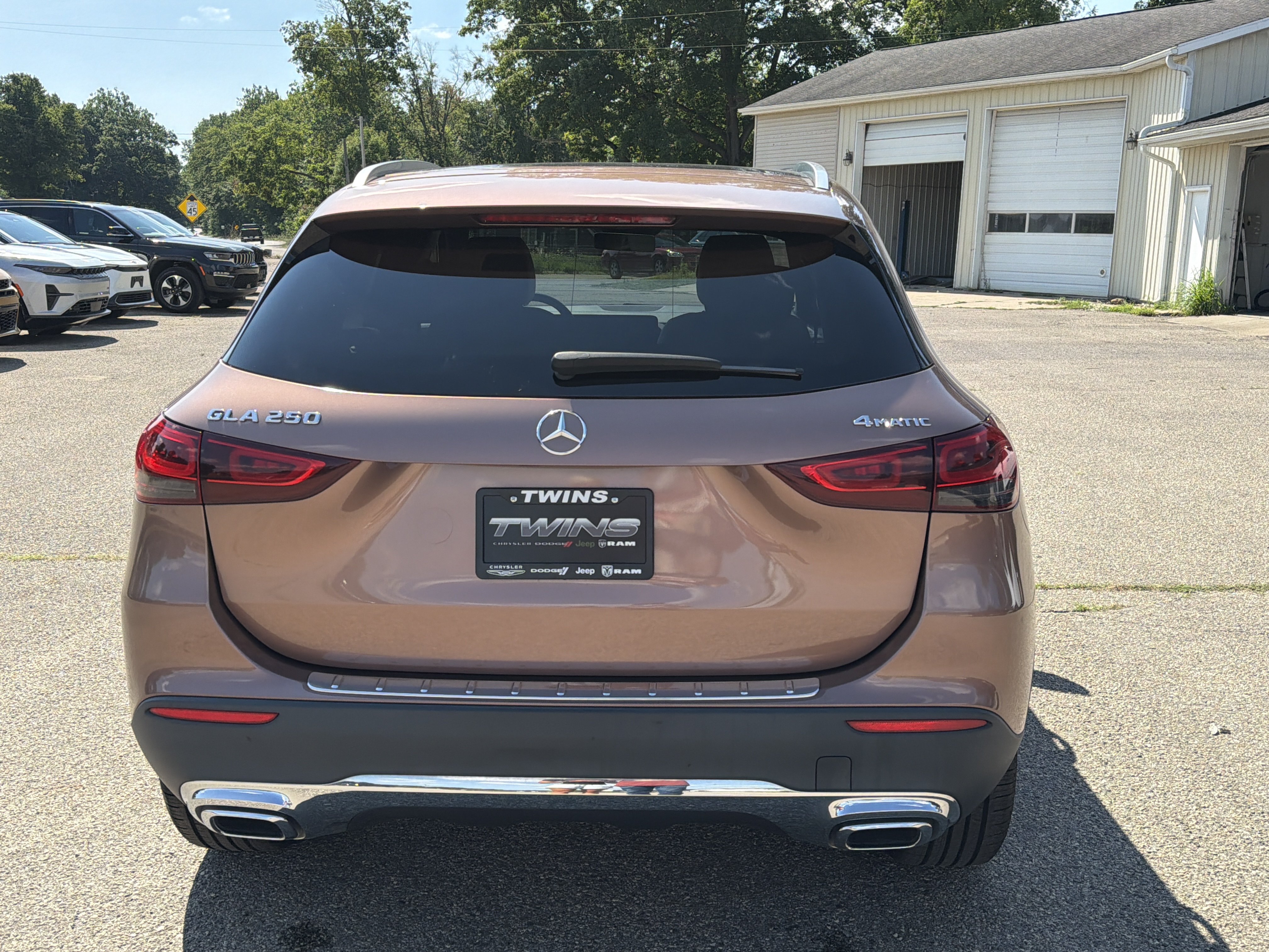 Used 2022 Mercedes-Benz GLA 250 4MATIC w/ Premium Package Lite image 7