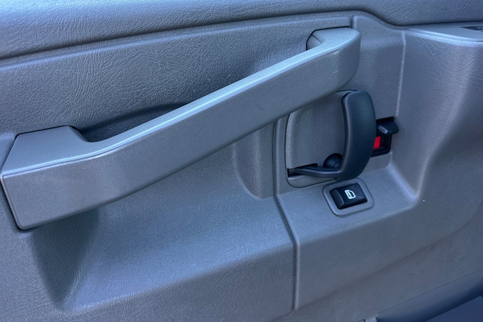 Used 2023 GMC Savana 2500 w/ Driver Convenience Package image 11