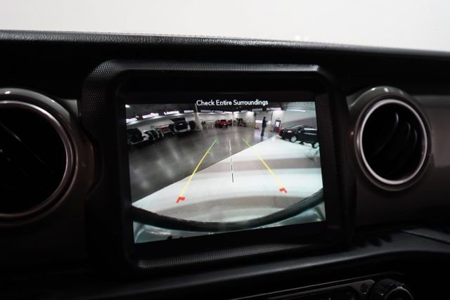 Used 2022 Jeep Wrangler Unlimited Sahara image 27