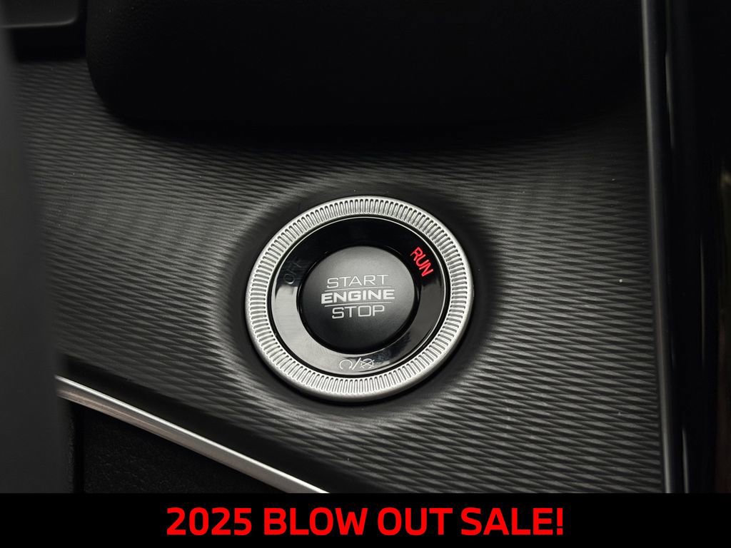 New 2025 Jeep Grand Cherokee Laredo image 12