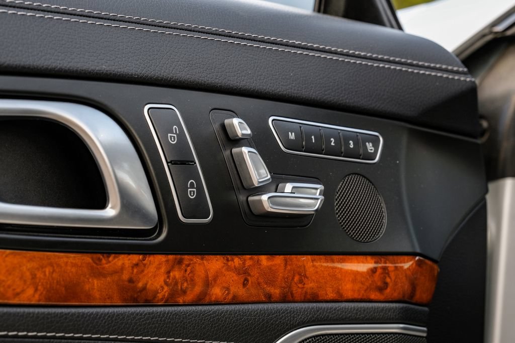 Used 2014 Mercedes-Benz SL 550 image 41