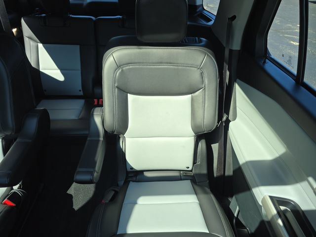 Used 2024 Ford Explorer XLT w/ Equipment Group 202A AWD/4WD image 19