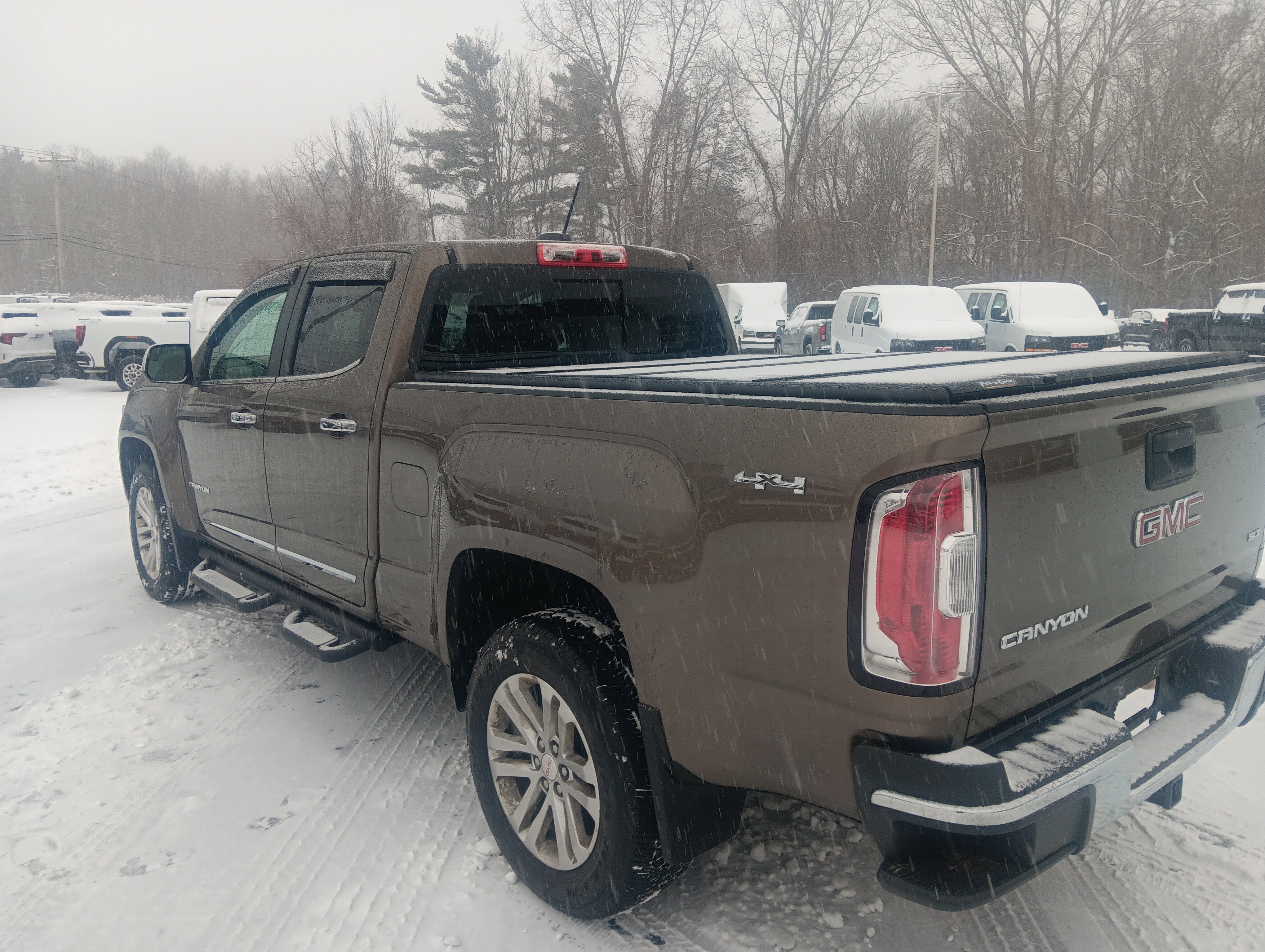 Used 2016 GMC Canyon SLT w/ Driver Alert Package image 3
