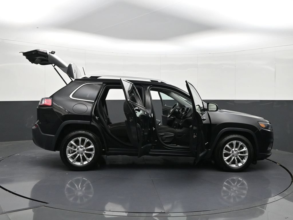 Used 2019 Jeep Cherokee Latitude w/ Popular Appearance Group FWD image 38
