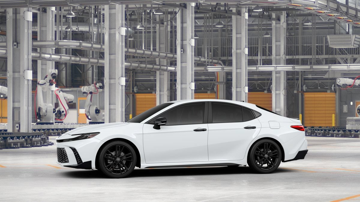 New 2026 Toyota Camry Hybrid FWD image 3