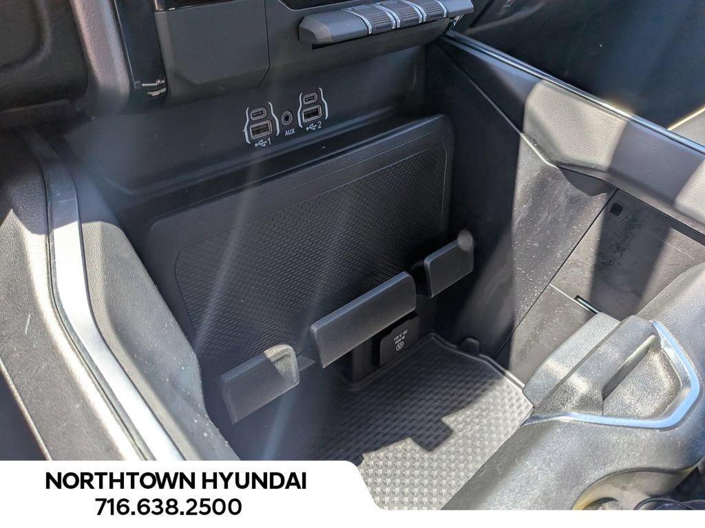 Used 2026 RAM 1500 Laramie AWD/4WD image 17