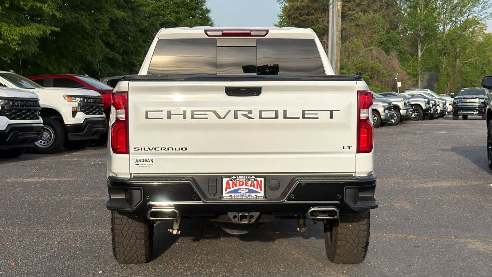 Used 2024 Chevrolet Silverado 1500 LT Trail Boss w/ Convenience Package II AWD/4WD image 8