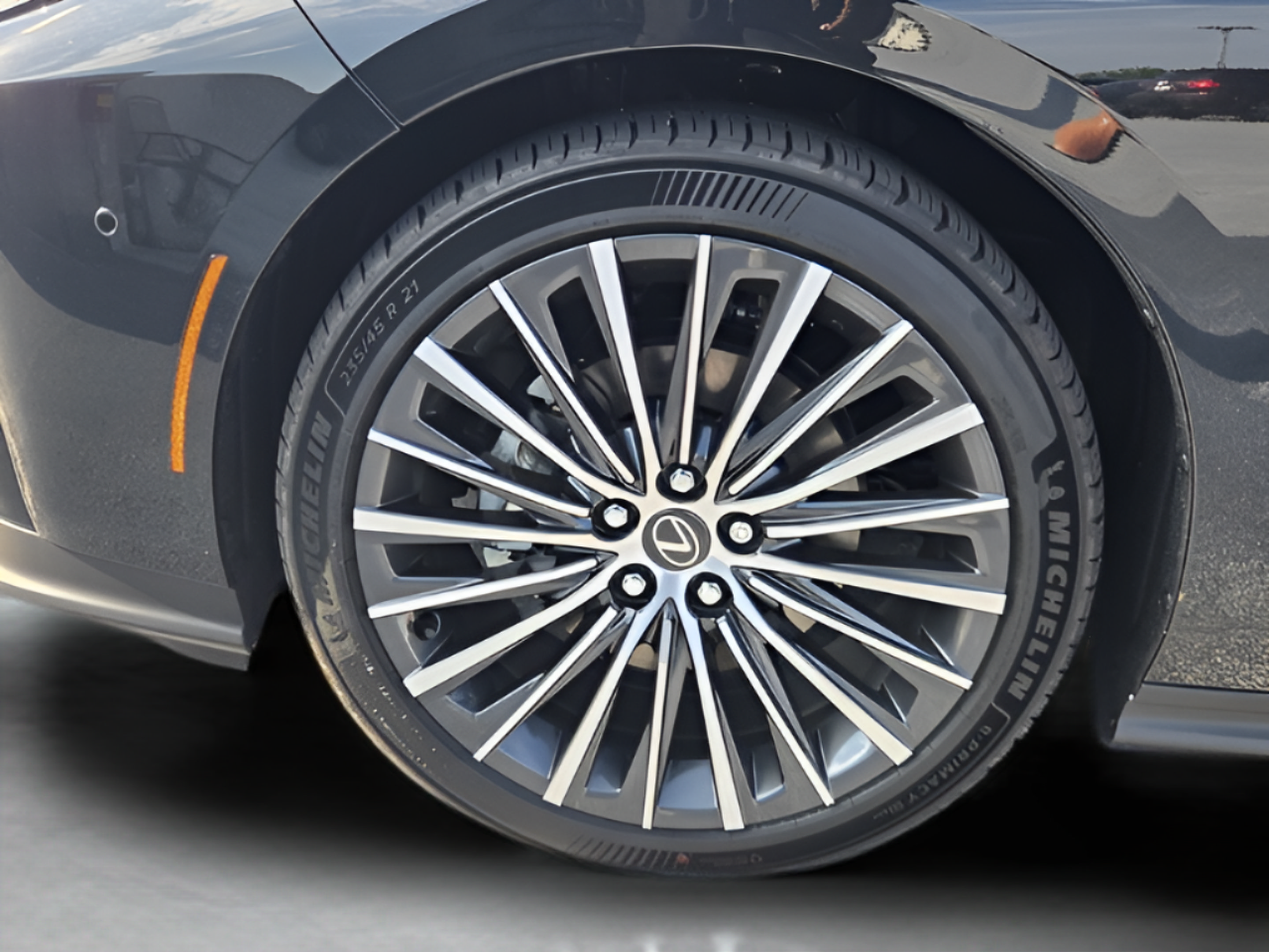 New 2026 Lexus ES 350e w/ Accessory Package (Z2) FWD image 34