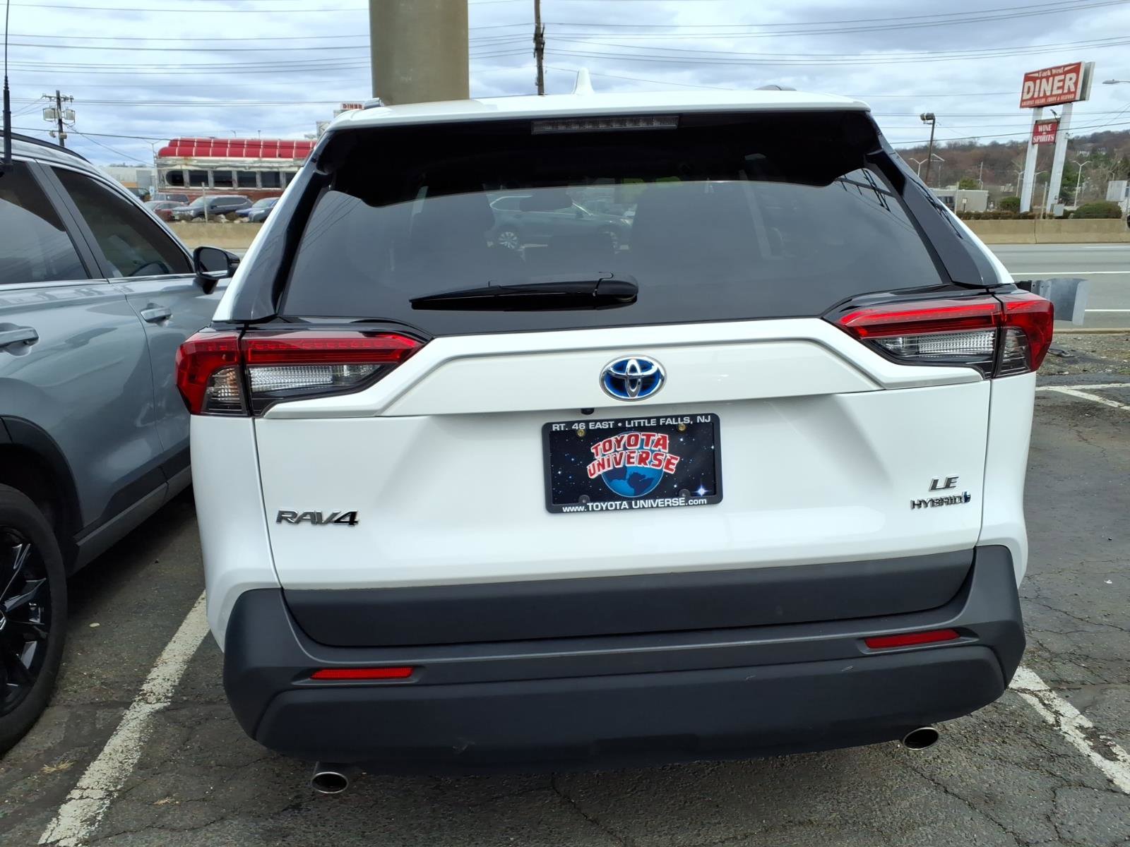 Certified 2024 Toyota RAV4 LE AWD/4WD image 5