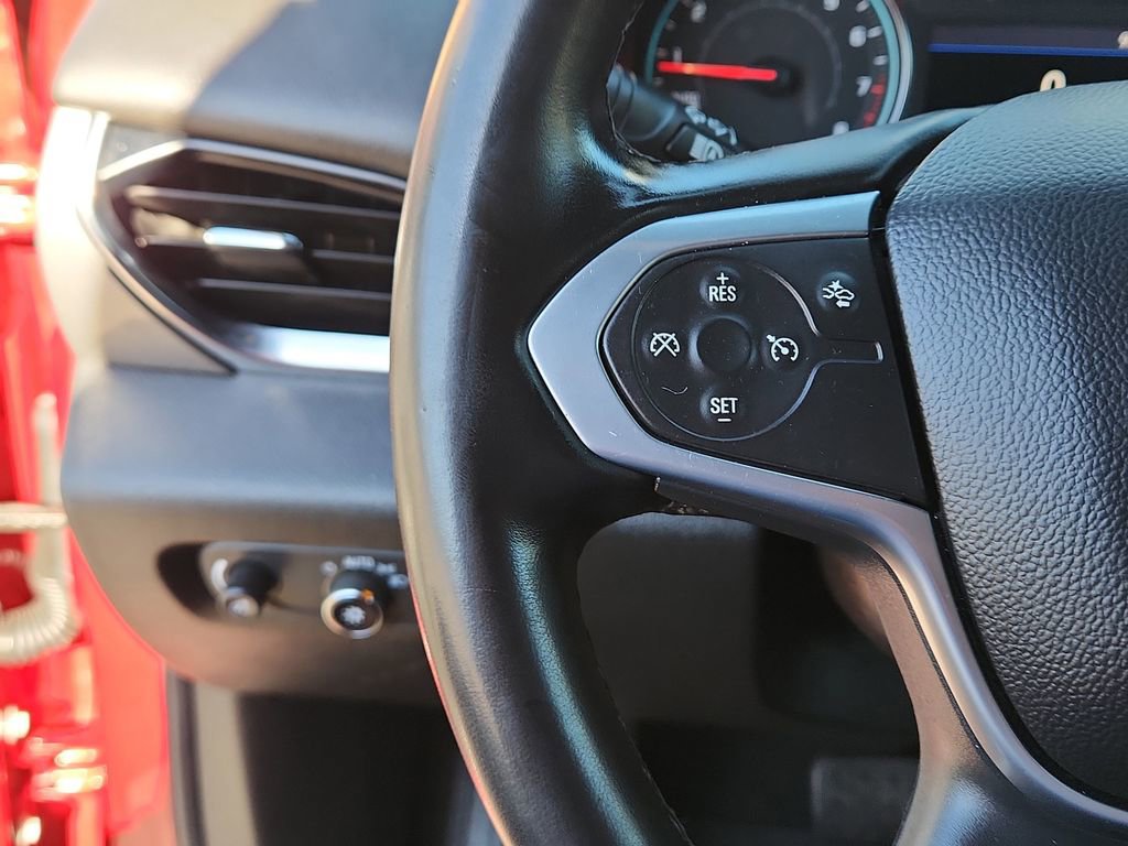 Used 2023 Chevrolet Traverse LT image 21