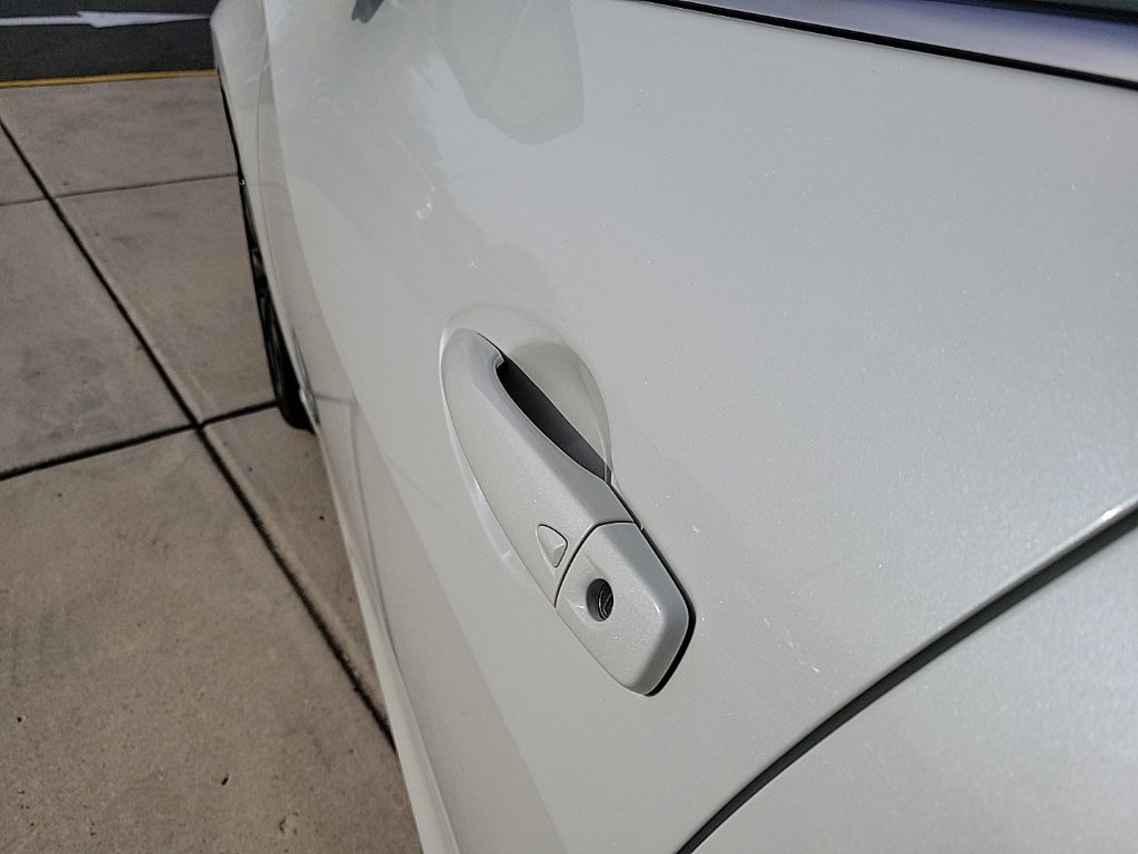 Used 2023 Nissan Maxima SR w/ Sport Mat Group FWD image 9