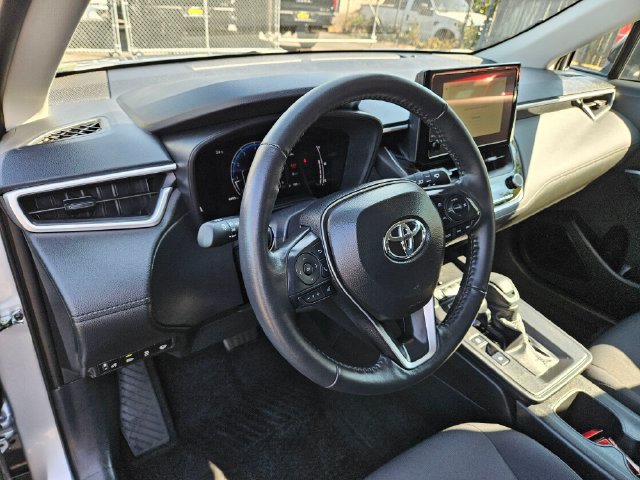Used 2026 Toyota Corolla Cross LE AWD/4WD image 24