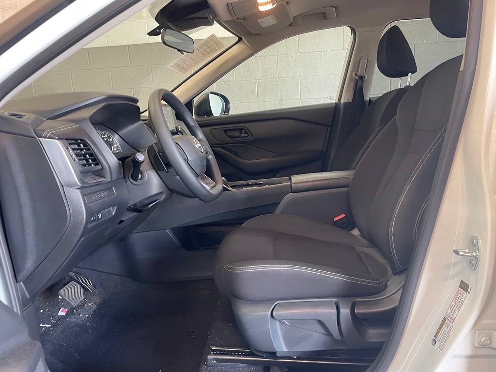Certified 2026 Nissan Rogue S FWD image 10