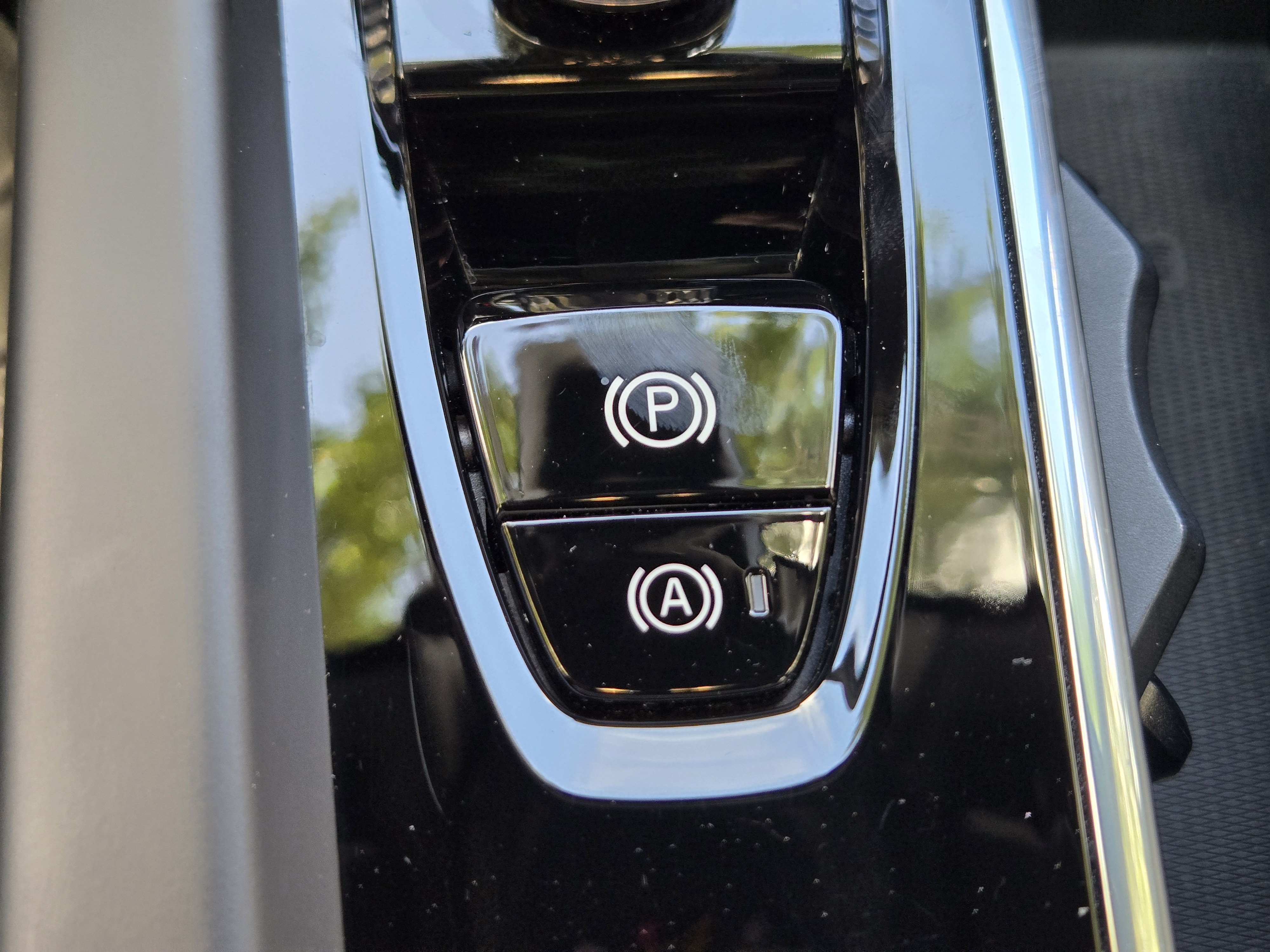 Certified 2026 Volvo XC60 B5 Plus w/ Protection Package Premier AWD/4WD image 42
