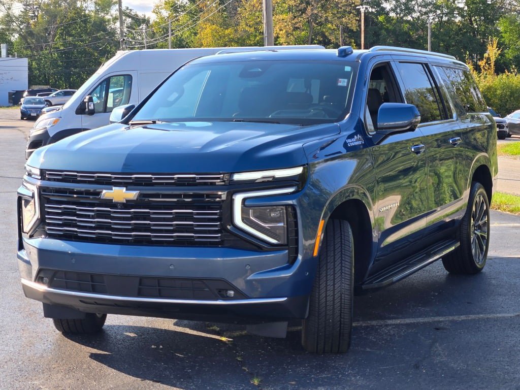 Used 2026 Chevrolet Suburban High Country w/ Sun And Tow Package AWD/4WD image 4