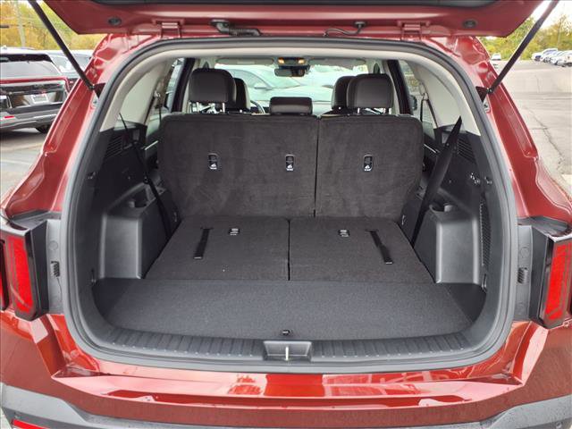 Used 2025 Kia Sorento S image 25