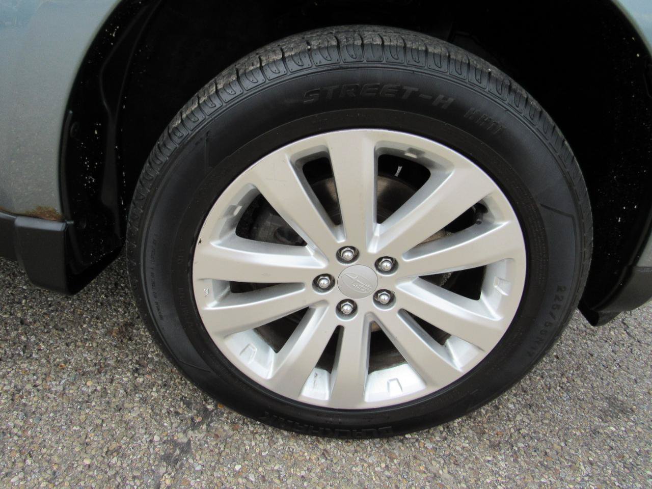 Used 2013 Subaru Forester 2.5X Limited AWD/4WD image 11