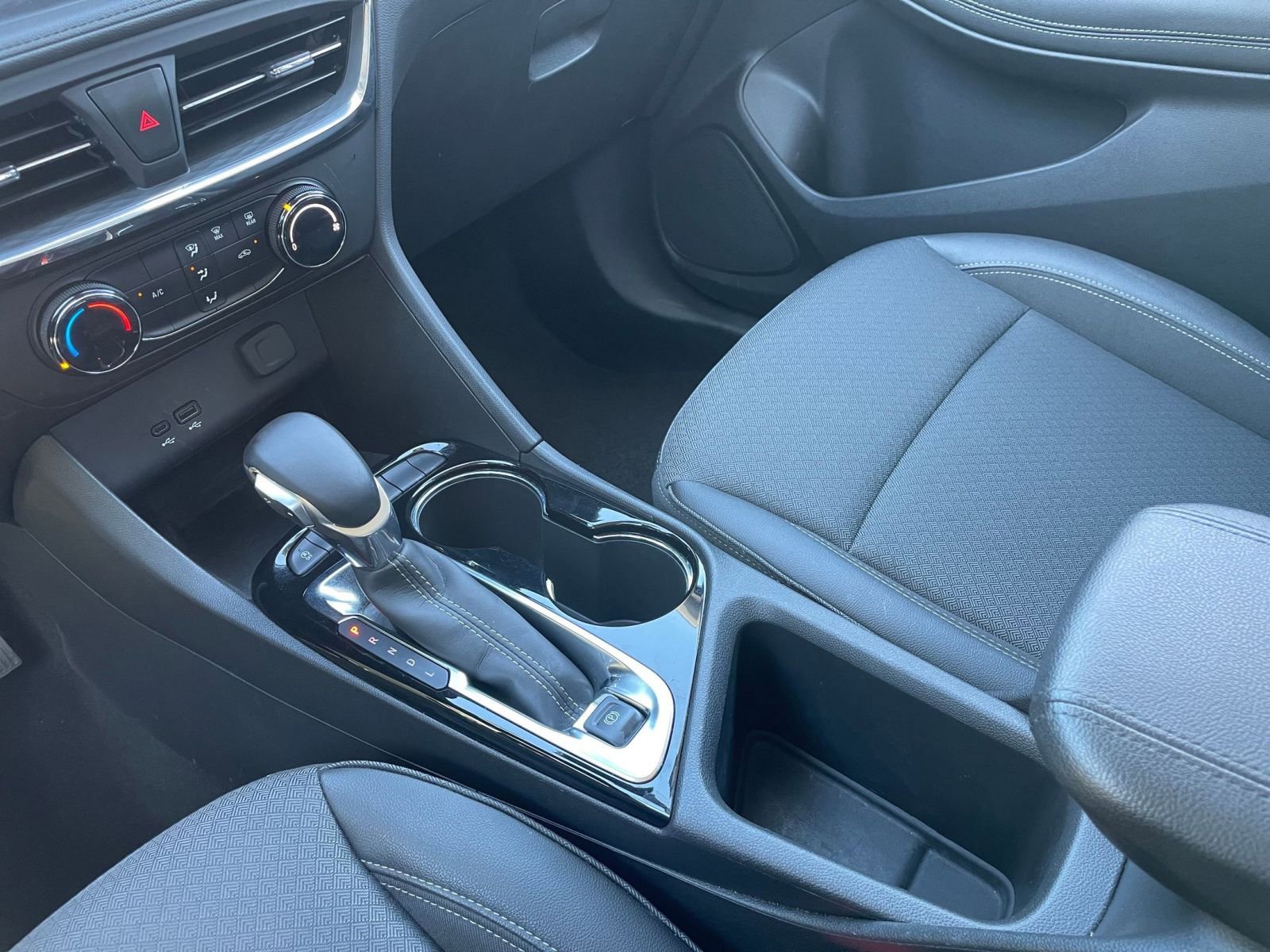 Used 2025 Buick Encore GX Preferred image 40