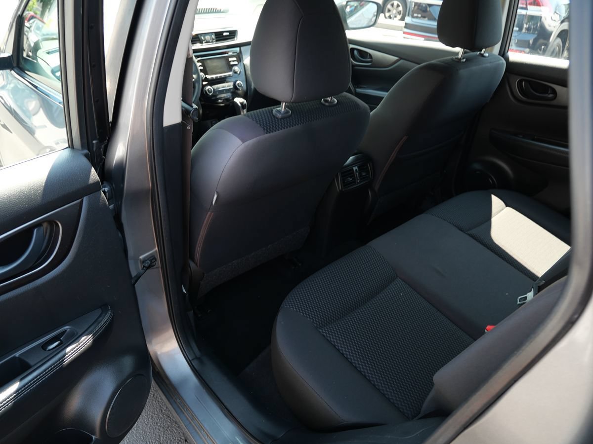 Used 2017 Nissan Rogue Sport S w/ S Appearance Package FWD image 17