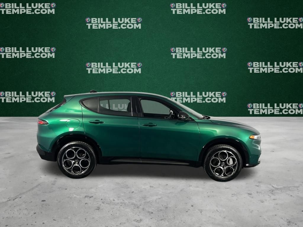 Used 2025 Alfa Romeo Tonale w/ Premium Package image 4