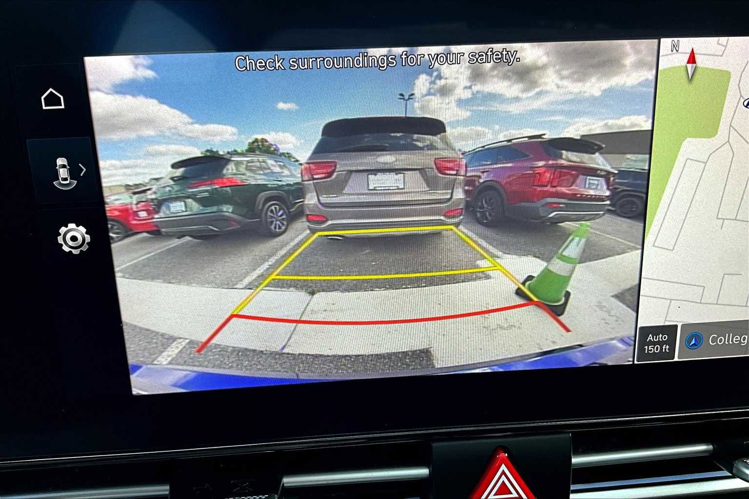 Used 2024 Hyundai Elantra SEL w/ Convenience Package image 26