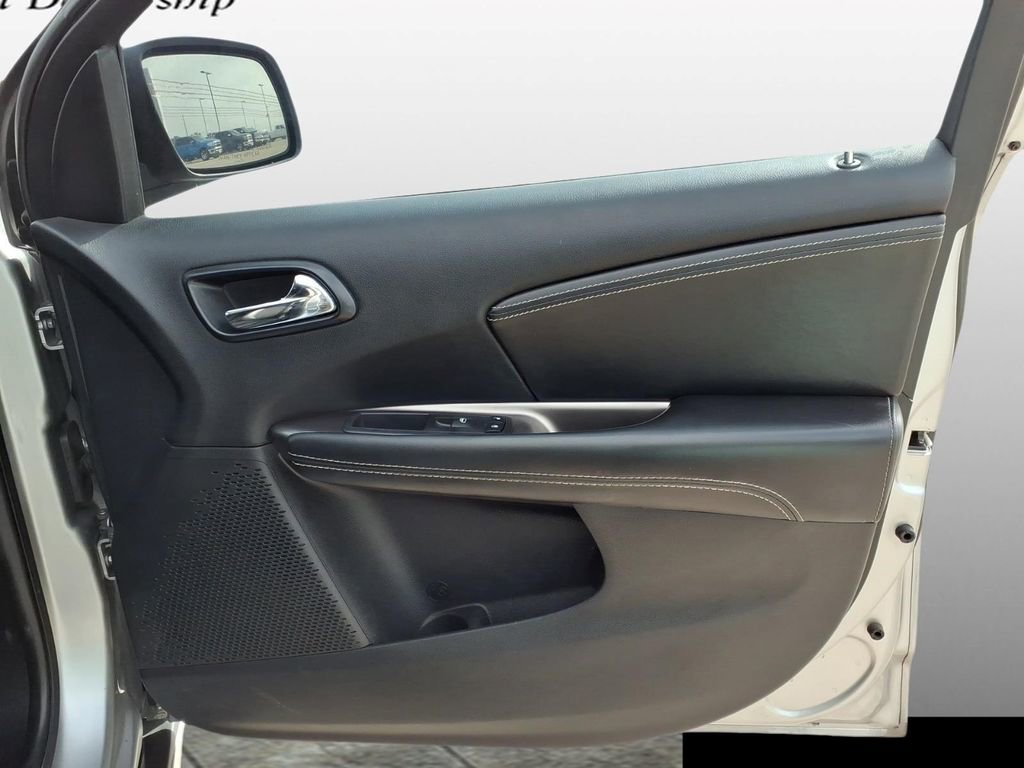 Used 2018 Dodge Journey Crossroad FWD image 13