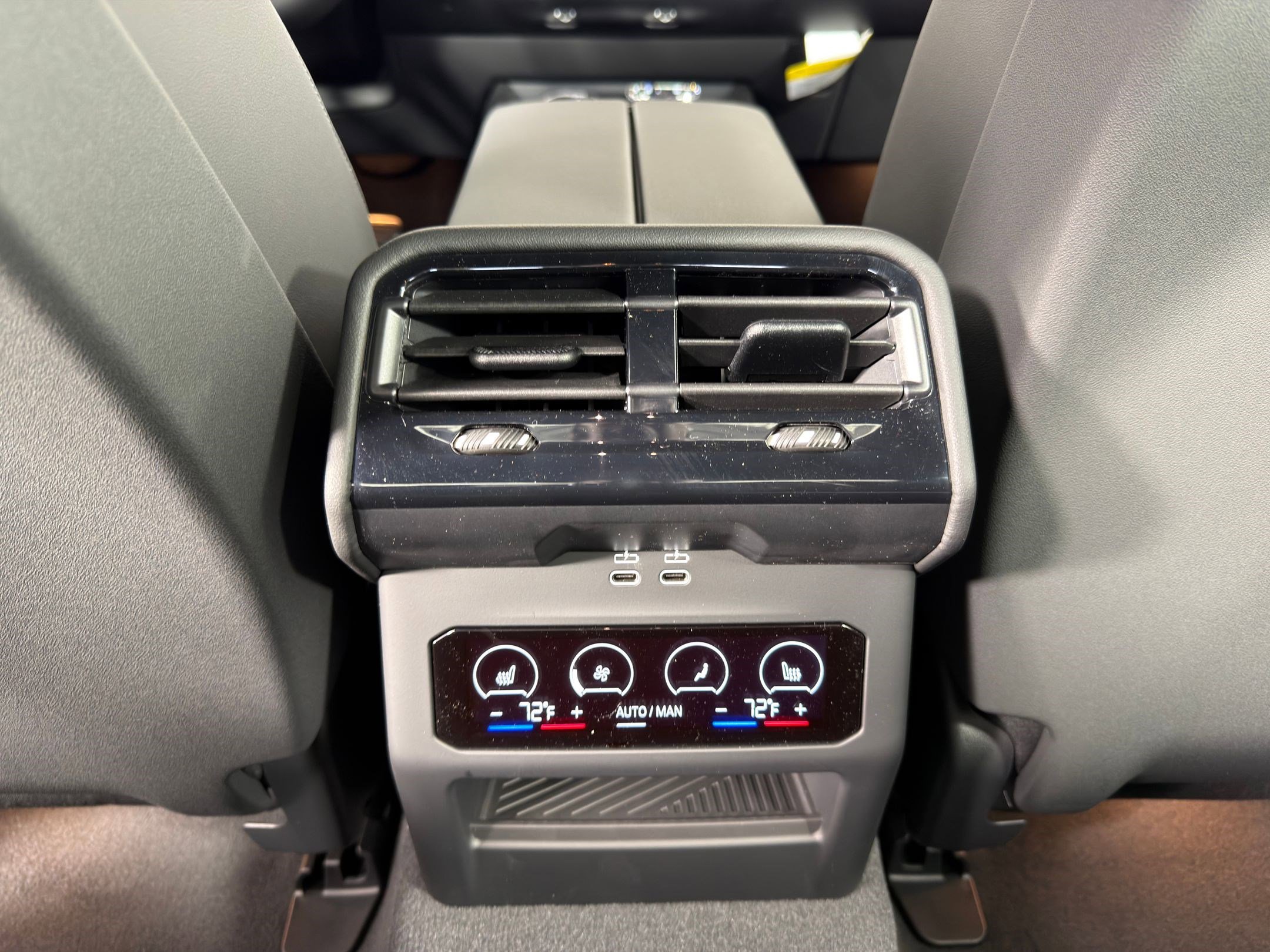 New 2026 BMW 550e xDrive w/ Executive Package image 29