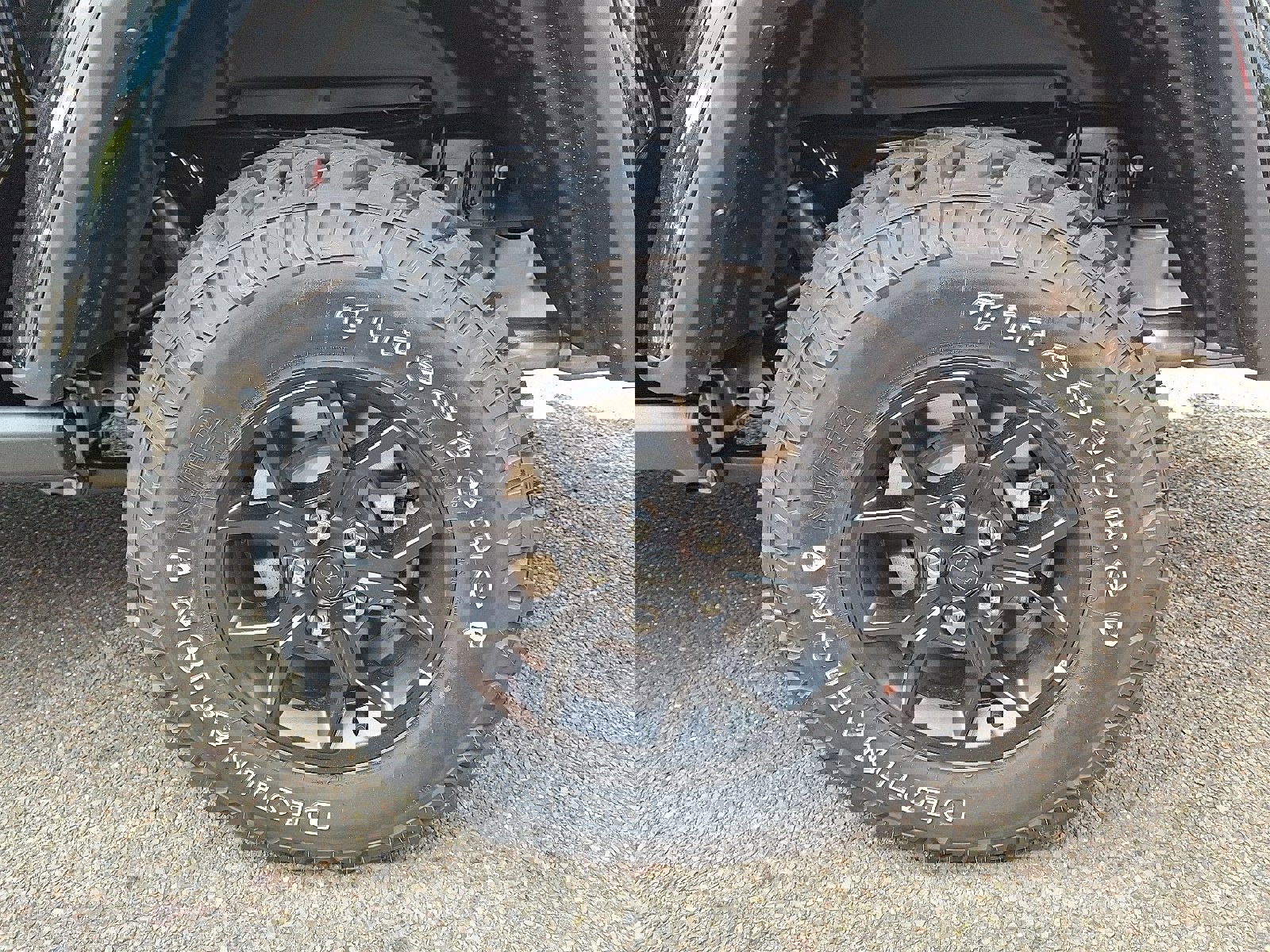 New 2025 Jeep Gladiator Sport image 4