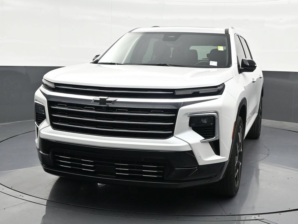 Used 2025 Chevrolet Traverse High Country FWD image 9