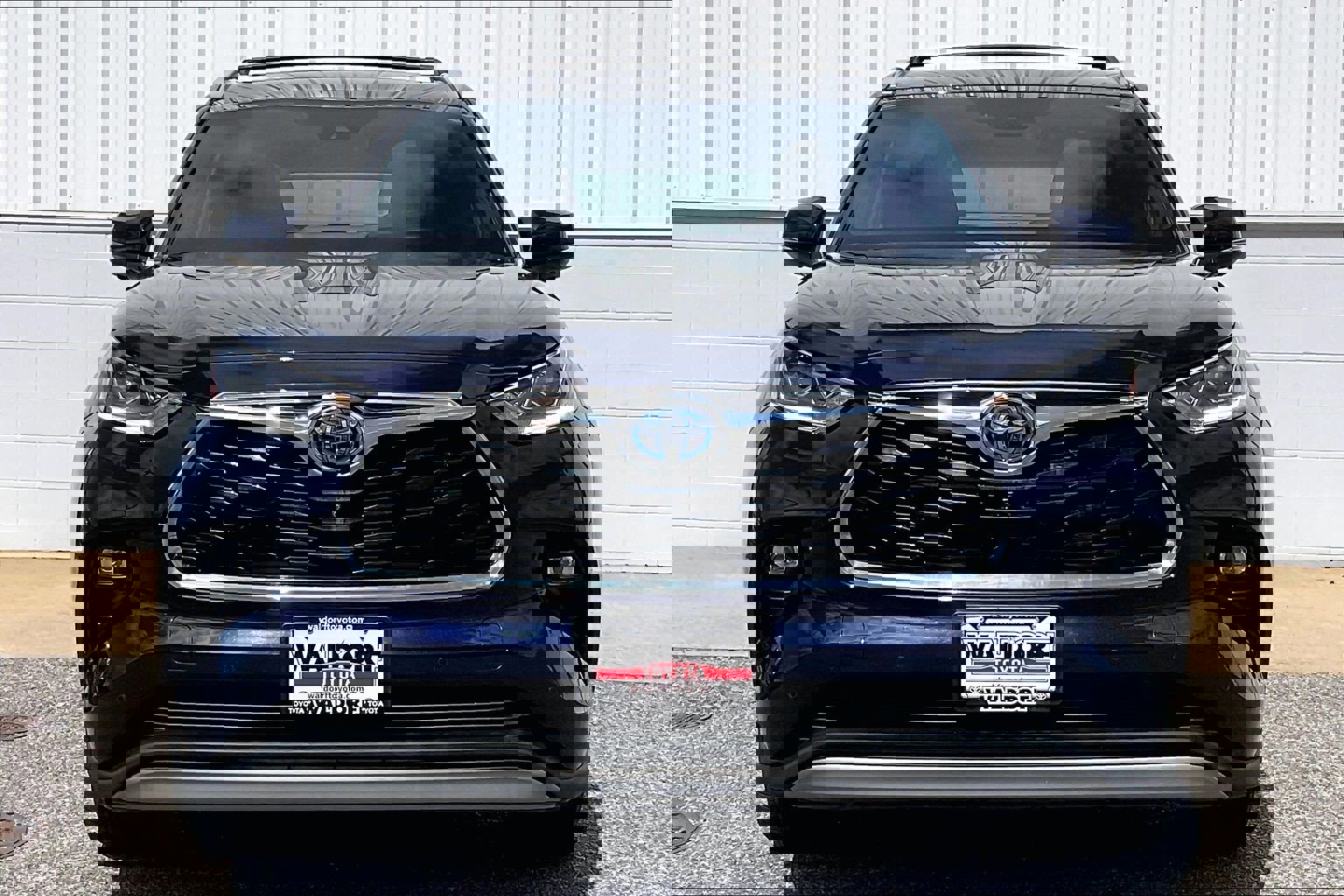 Used 2023 Toyota Highlander Platinum image 3