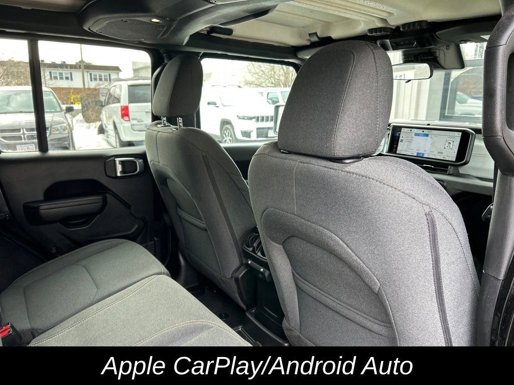 Used 2024 Jeep Wrangler Unlimited w/ Convenience Group image 30