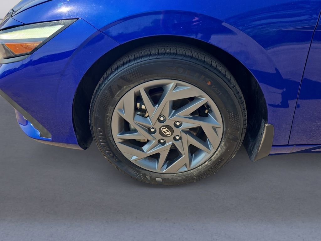 Used 2024 Hyundai Elantra SEL FWD image 9
