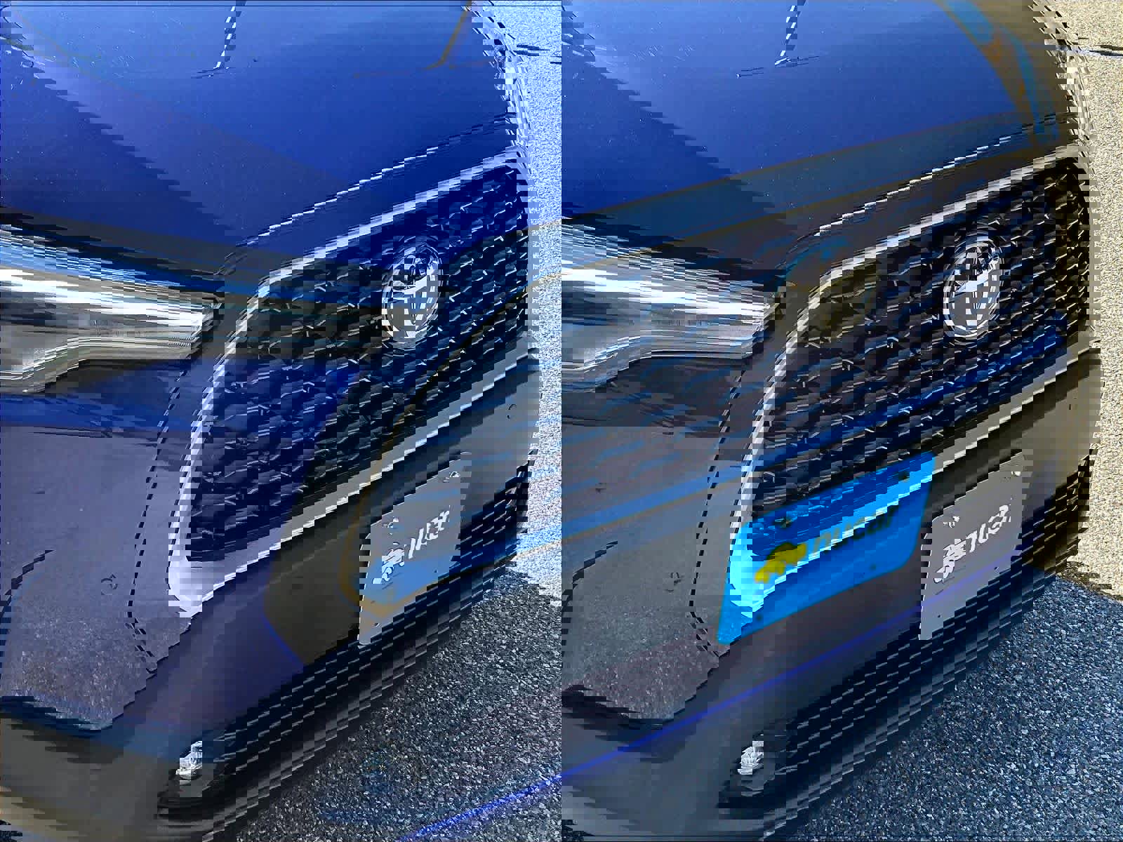 Used 2022 Toyota Corolla Cross XLE w/ Convenience Package image 32