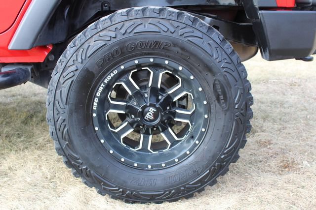 Used 2015 Jeep Wrangler Unlimited Sport w/ Connectivity Group AWD/4WD image 27