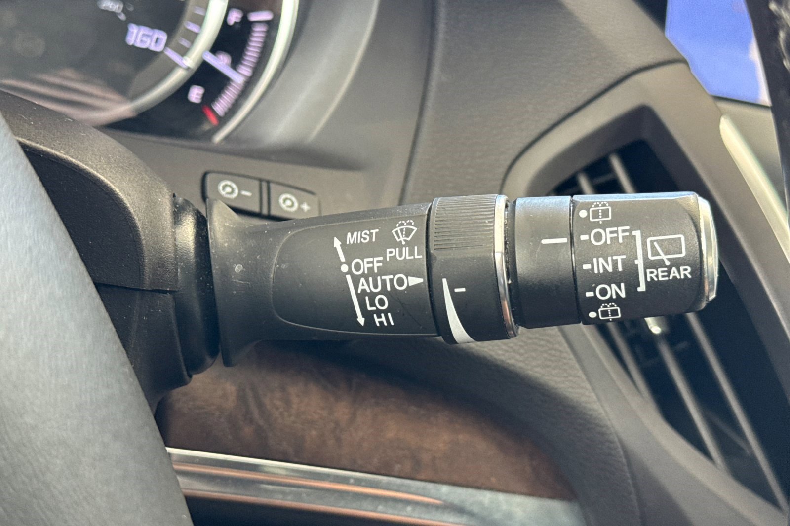 Used 2020 Acura MDX SH-AWD w/ Technology Package image 35