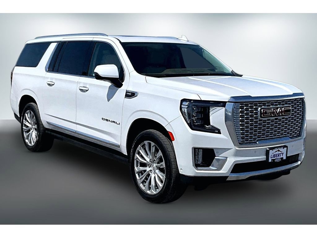 Used 2023 GMC Yukon XL Denali w/ Denali Reserve Package AWD/4WD image 3