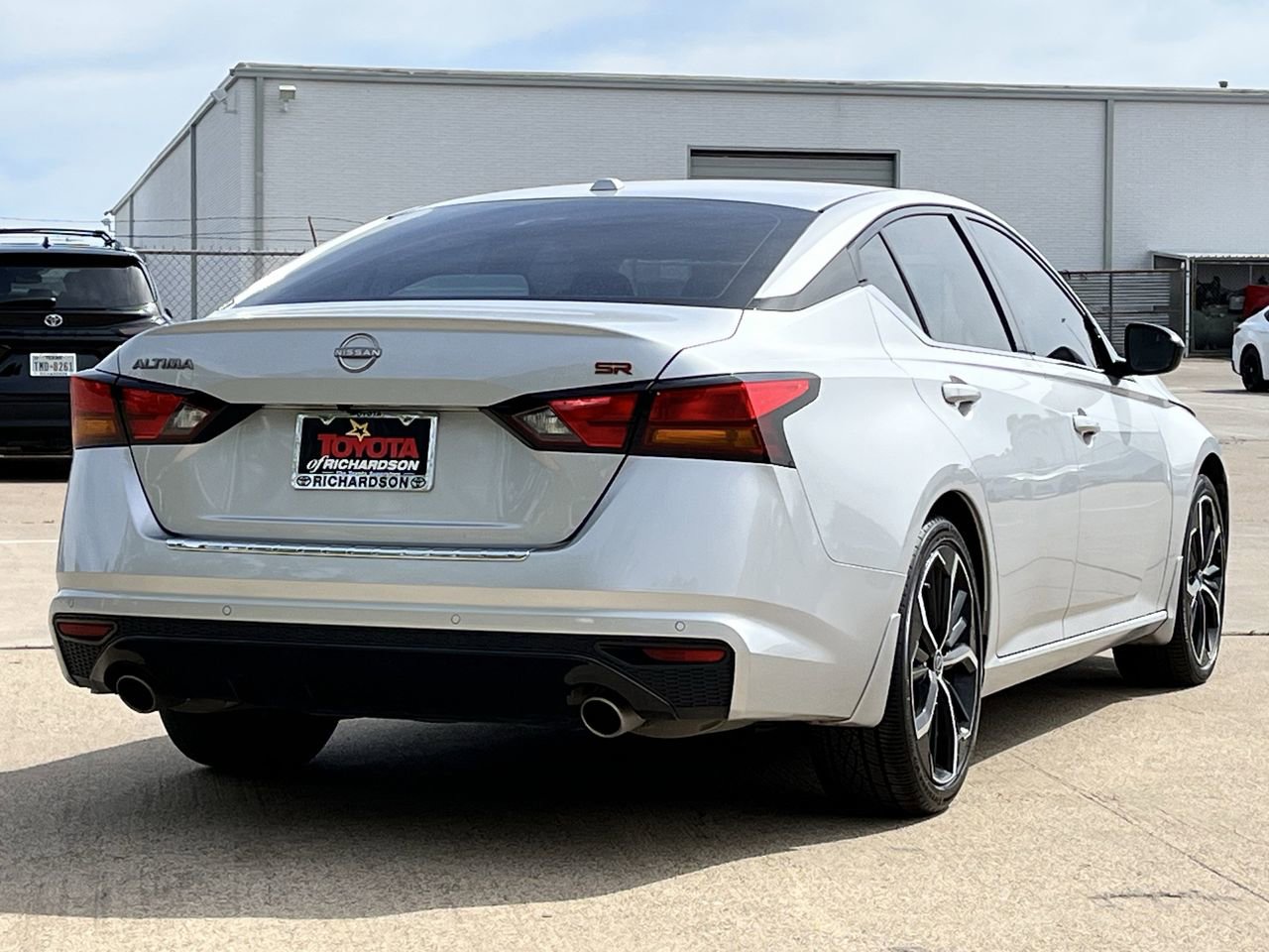 Used 2023 Nissan Altima 2.5 SR w/ SR Premium Package FWD image 4