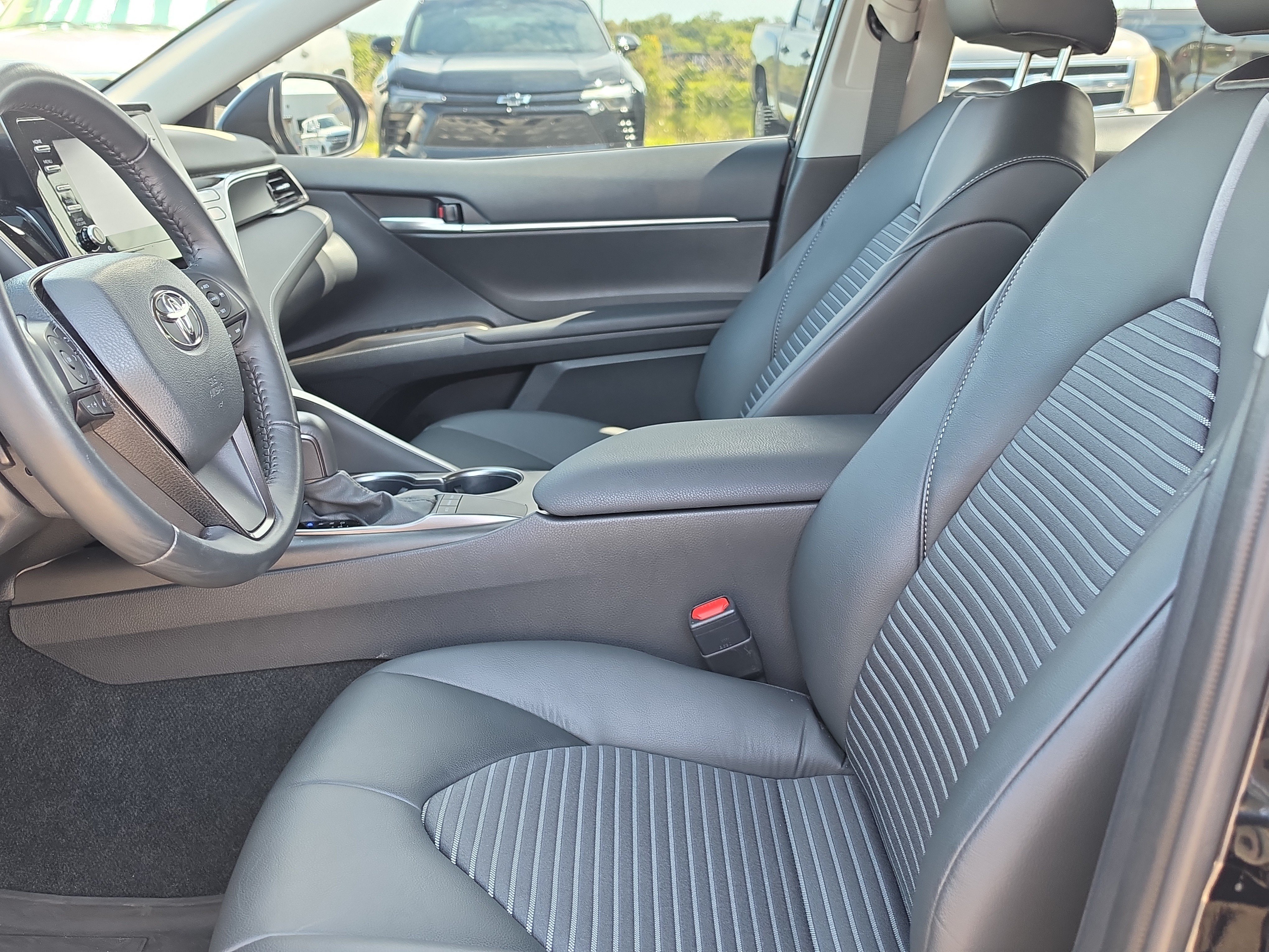 Used 2024 Toyota Camry SE FWD image 15