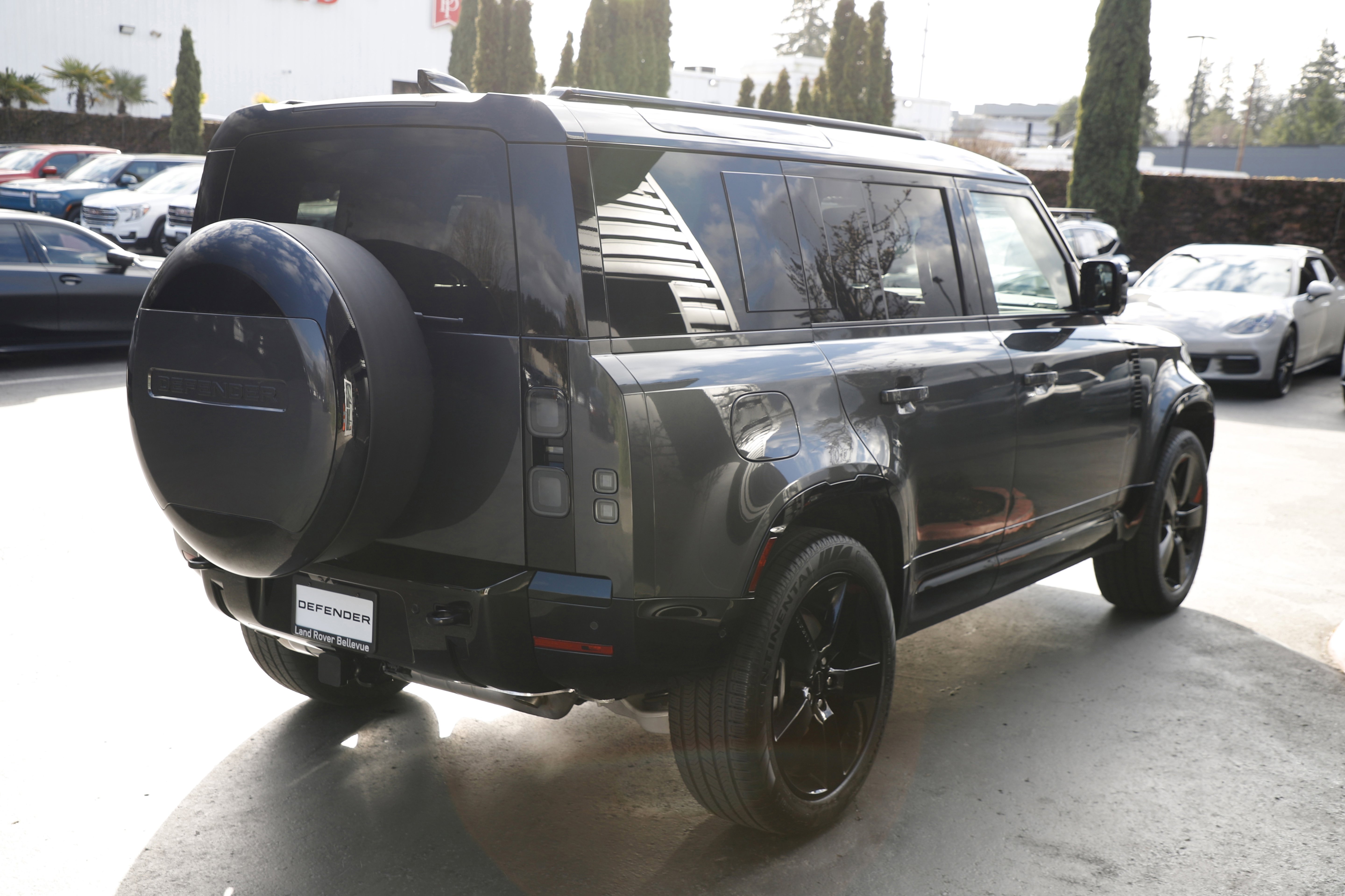 New 2026 Land Rover Defender 110 X-Dynamic SE image 8