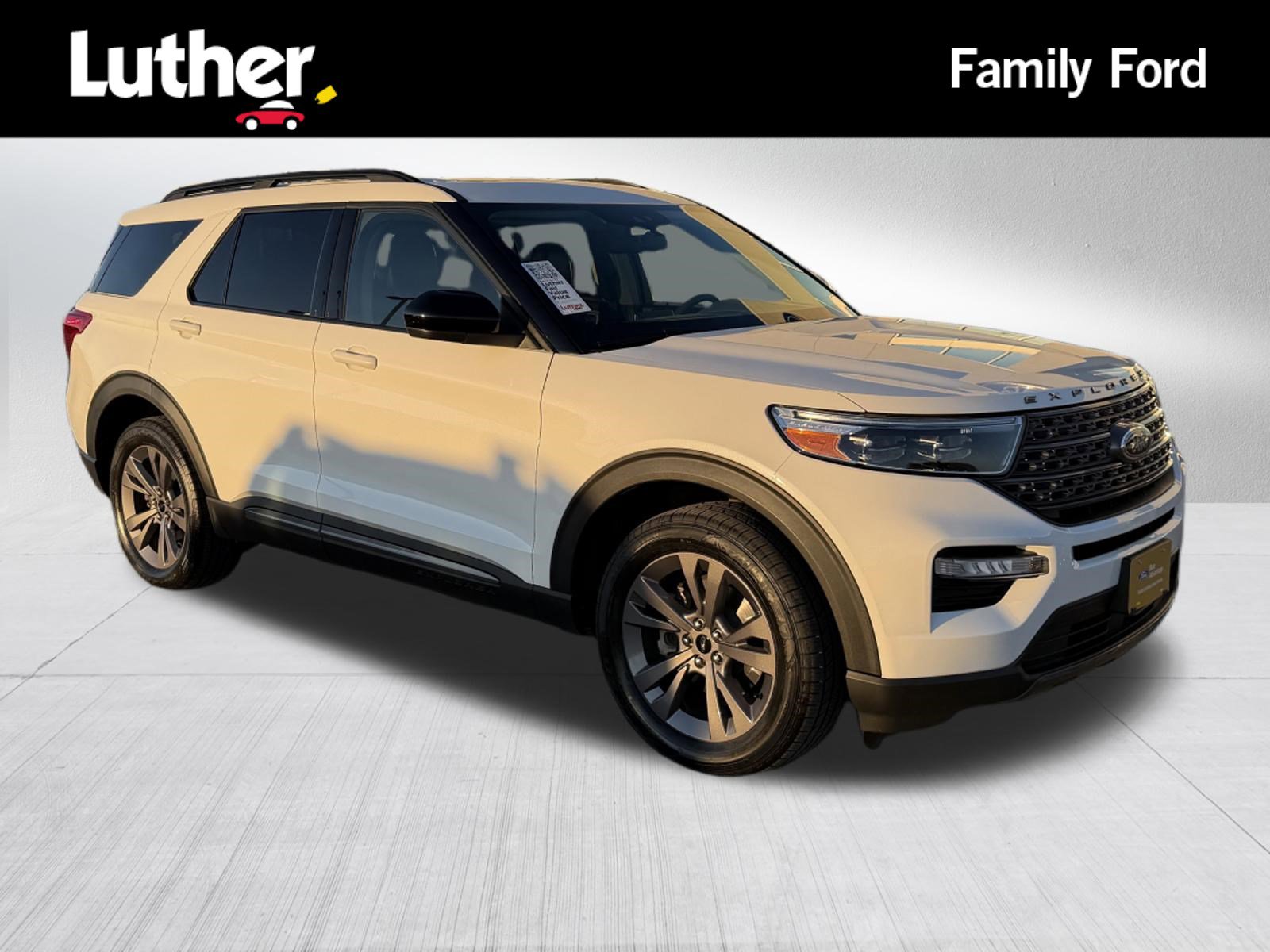 Certified 2023 Ford Explorer XLT w/ Equipment Group 202A AWD/4WD image 1
