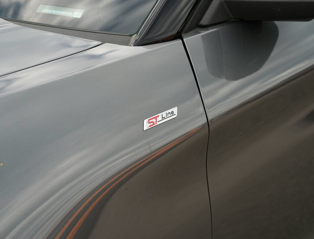 Used 2025 Ford Explorer ST-Line RWD image 2
