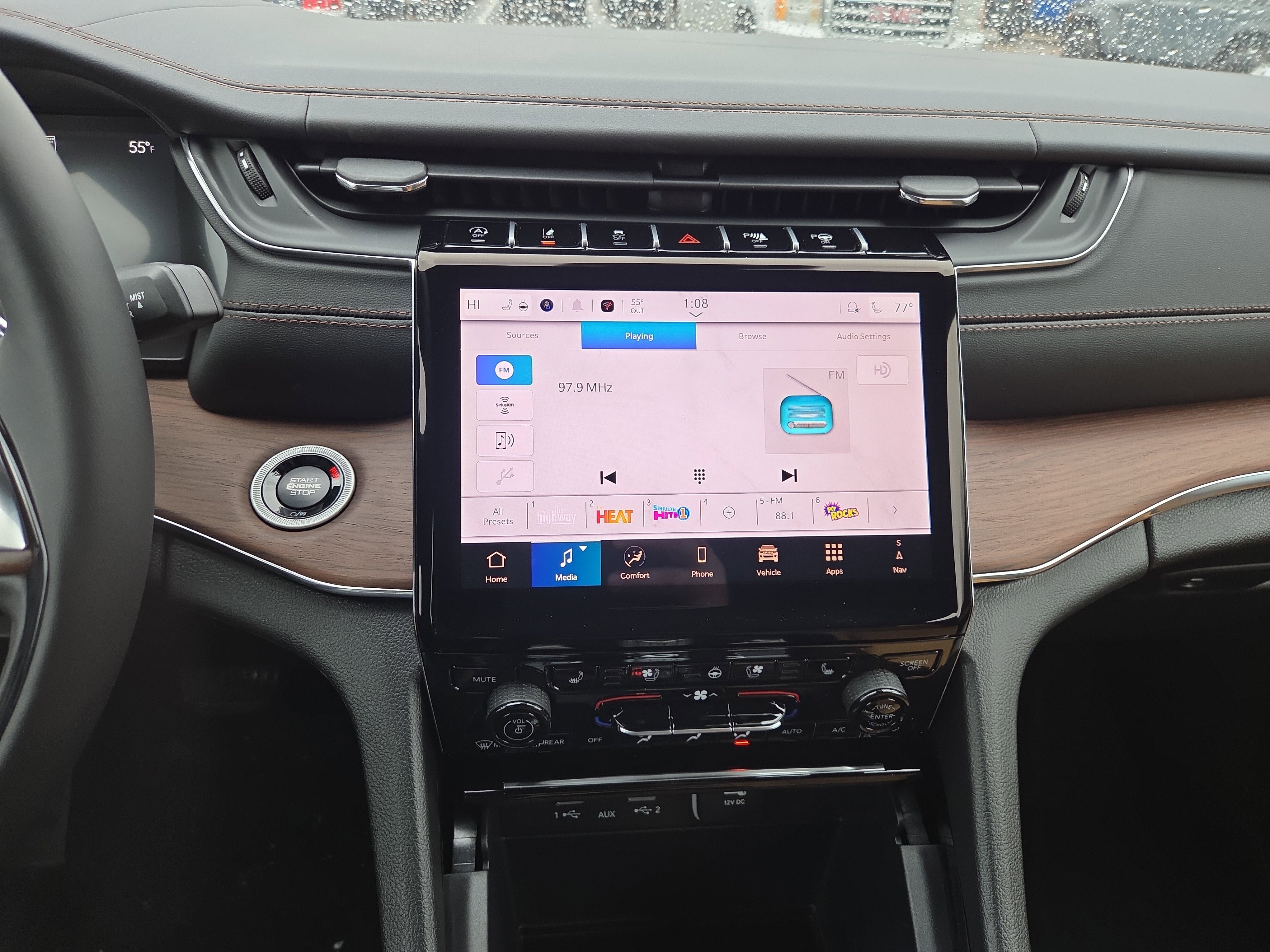 New 2025 Jeep Grand Cherokee Summit image 9