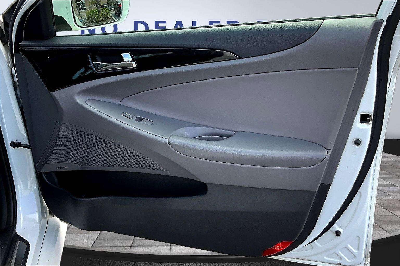 Used 2014 Hyundai Sonata Limited image 28