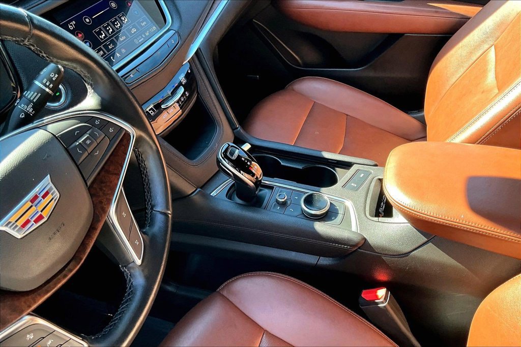 Certified 2022 Cadillac XT5 Premium Luxury FWD image 17