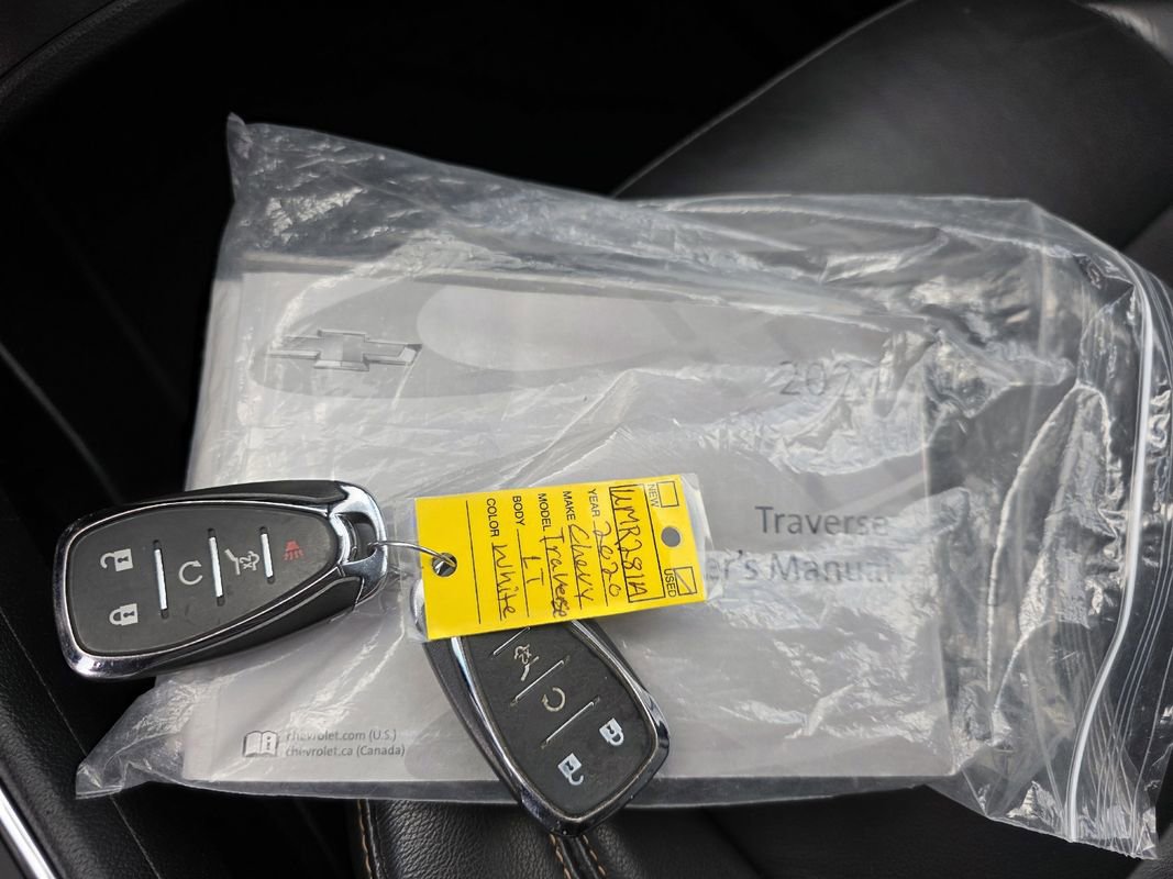 Used 2020 Chevrolet Traverse LT w/ LT Premium Package FWD image 34