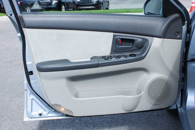 Used 2006 Kia Spectra EX FWD image 10